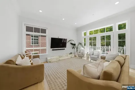 900 Heights Lane Tenafly NJ 07670