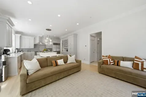 900 Heights Lane Tenafly NJ 07670