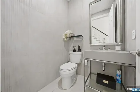 900 Heights Lane Tenafly NJ 07670