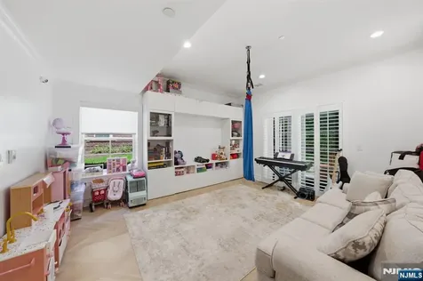 900 Heights Lane Tenafly NJ 07670