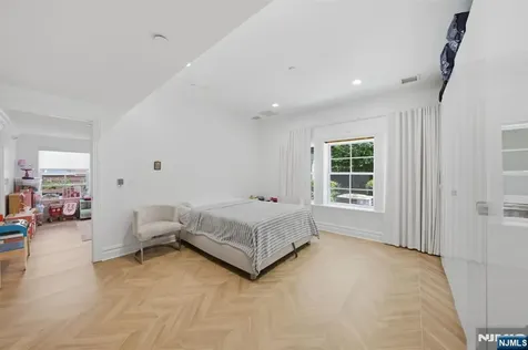 900 Heights Lane Tenafly NJ 07670