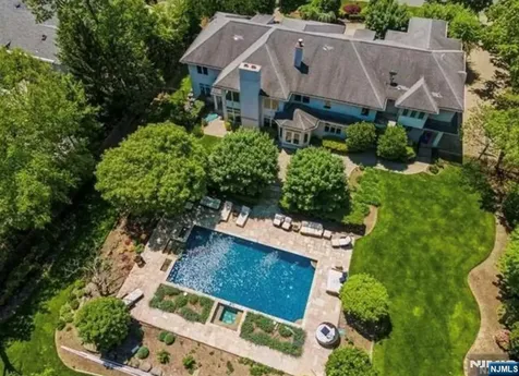 61 Essex Drive Tenafly NJ 07670