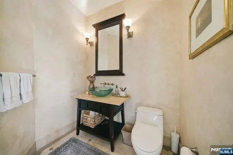 61 Essex Drive Tenafly NJ 07670