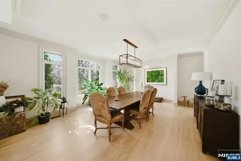 61 Essex Drive Tenafly NJ 07670