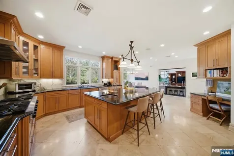 61 Essex Drive Tenafly NJ 07670