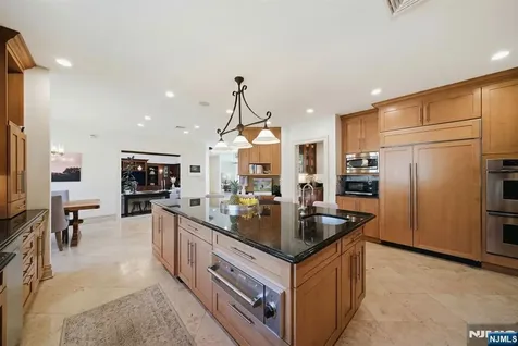 61 Essex Drive Tenafly NJ 07670