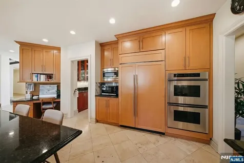 61 Essex Drive Tenafly NJ 07670
