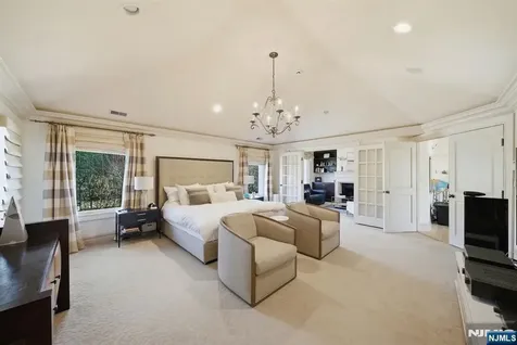 61 Essex Drive Tenafly NJ 07670