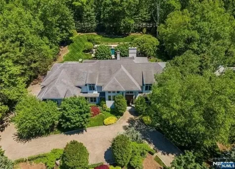 61 Essex Drive Tenafly NJ 07670