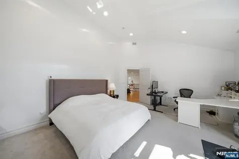 61 Essex Drive Tenafly NJ 07670