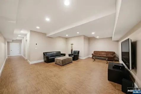 61 Essex Drive Tenafly NJ 07670