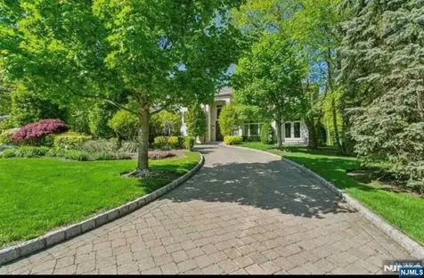 61 Essex Drive Tenafly NJ 07670