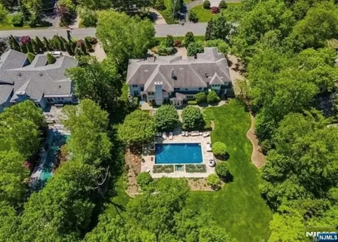 61 Essex Drive Tenafly NJ 07670