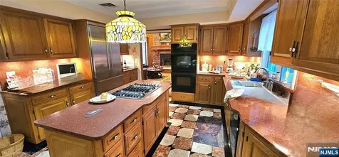 309 Paul Court Wyckoff NJ 07481