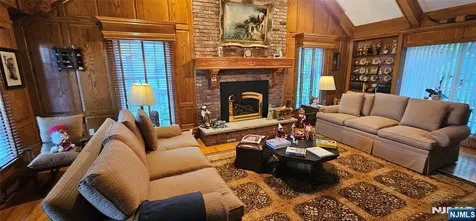 309 Paul Court Wyckoff NJ 07481