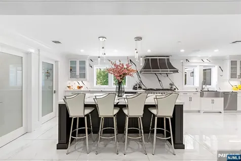 315 Freemans Lane Franklin Lakes NJ 07417