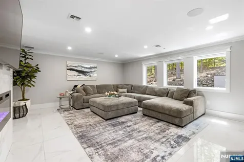 315 Freemans Lane Franklin Lakes NJ 07417