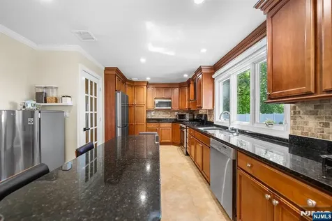 124 Crain Road Paramus NJ 07652