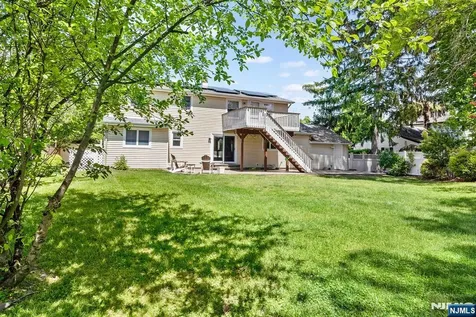 124 Crain Road Paramus NJ 07652