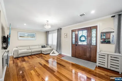 124 Crain Road Paramus NJ 07652