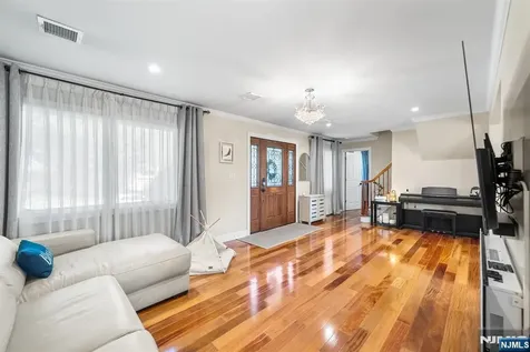 124 Crain Road Paramus NJ 07652
