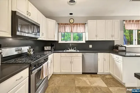 915 Glen Avenue Twp Of Washington NJ 07676