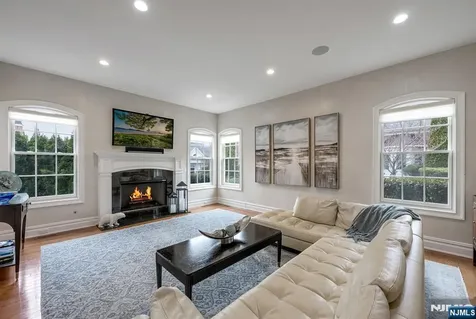 117 Cortland Drive Saddle River NJ 07458