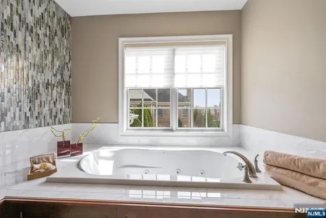 117 Cortland Drive Saddle River NJ 07458