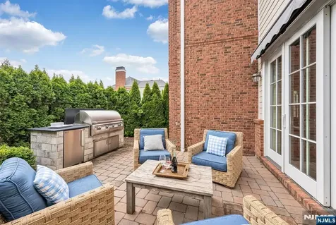 117 Cortland Drive Saddle River NJ 07458
