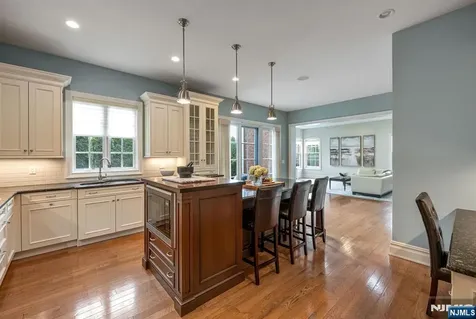 117 Cortland Drive Saddle River NJ 07458