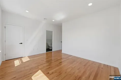 68 Sherman Avenue Newark NJ 07114