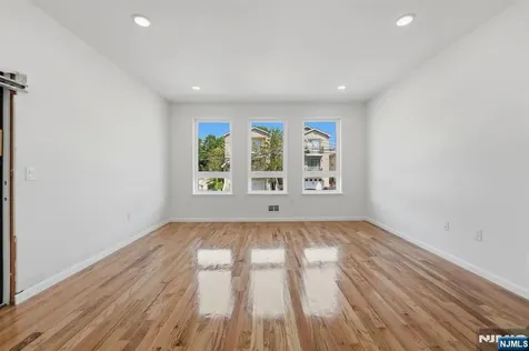 68 Sherman Avenue Newark NJ 07114