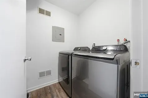 825 Riverside Avenue Lyndhurst NJ 07071