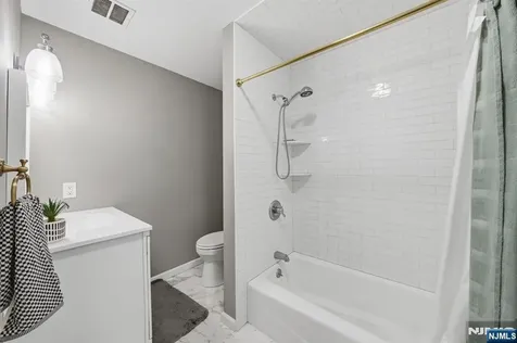 825 Riverside Avenue Lyndhurst NJ 07071