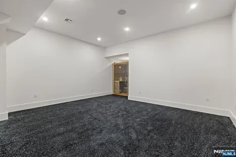 210 Hillcrest Drive Paramus NJ 07652