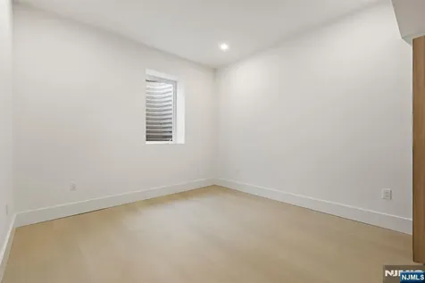 210 Hillcrest Drive Paramus NJ 07652