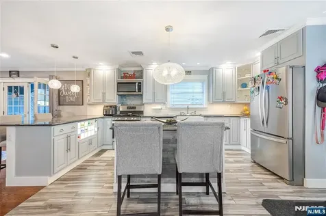 28 Hopson Avenue Little Falls NJ 07424
