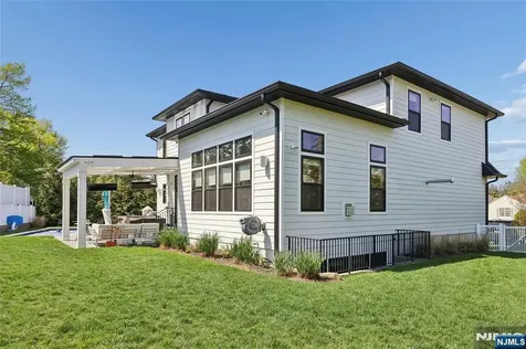 149 Palisade Avenue Cresskill NJ 07626
