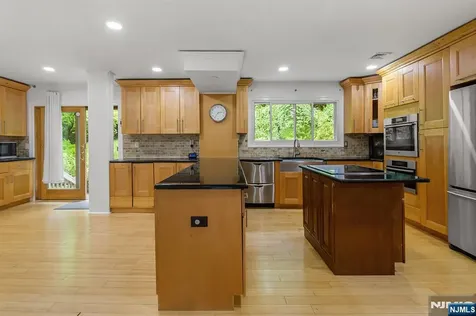 596 Terhune Drive Wayne NJ 07470