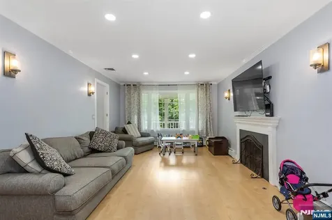 596 Terhune Drive Wayne NJ 07470
