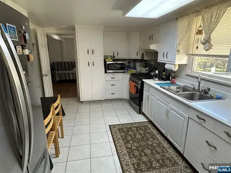 69 E Linda Vista Street North Haledon NJ 07508