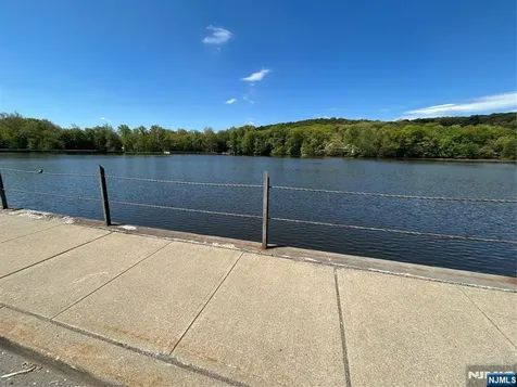 69 E Linda Vista Street North Haledon NJ 07508