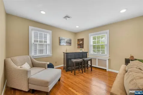 15 Oak Place Hawthorne NJ 07506