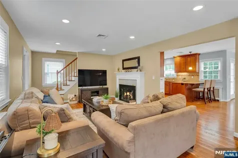 15 Oak Place Hawthorne NJ 07506