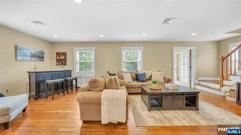 15 Oak Place Hawthorne NJ 07506