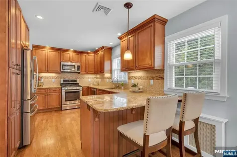 15 Oak Place Hawthorne NJ 07506