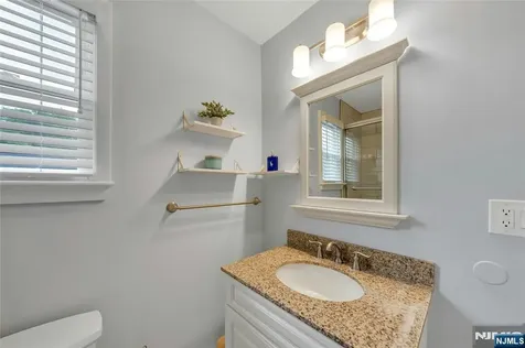 15 Oak Place Hawthorne NJ 07506