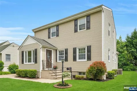 15 Oak Place Hawthorne NJ 07506