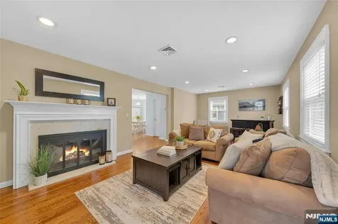 15 Oak Place Hawthorne NJ 07506
