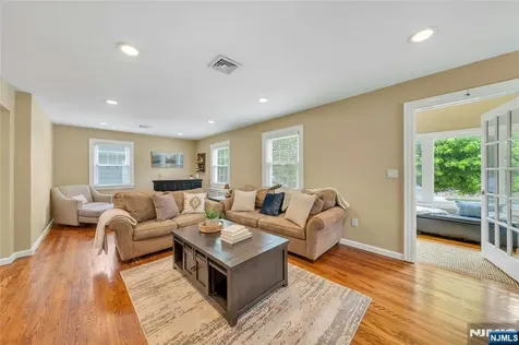 15 Oak Place Hawthorne NJ 07506